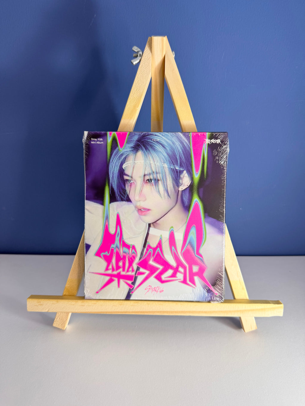 STRAY KIDS - [樂-STAR / ROCK-STAR] Mini Album (POSTCARD Version)